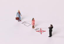 Mathematical Framework to Understand Gender Bias in the Glass Ceiling Effect