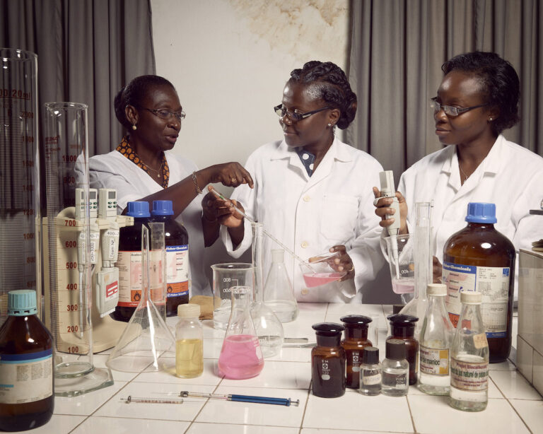 Research Confirms Privilege in White, Heterosexual Male Scientists Working in STEM