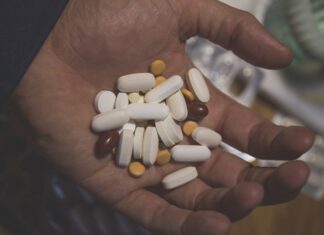 Opioid stockpiling at home linked with higher overdose