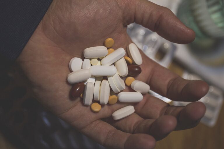 Opioid stockpiling at home linked with higher overdose