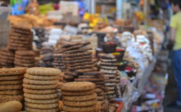 How is obesity associated with neurodegenerative disorders